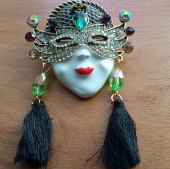 Beautiful and Unique Brooch! Brand New! Great Quality! Strong Hardware! - Picture 2 of 5